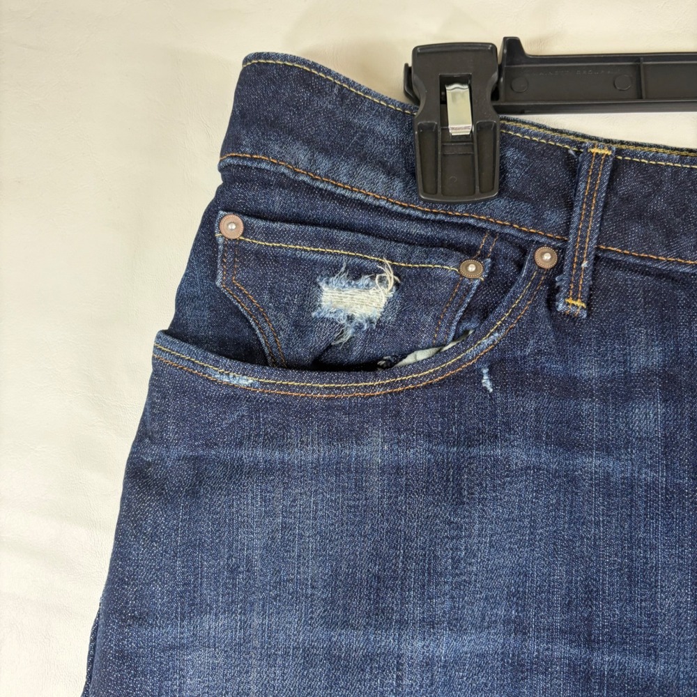 Levis Bold Curve Skinny Straight Jeans Womens 31x32 Dark Wash Distressed Denim - Picture 15 of 15